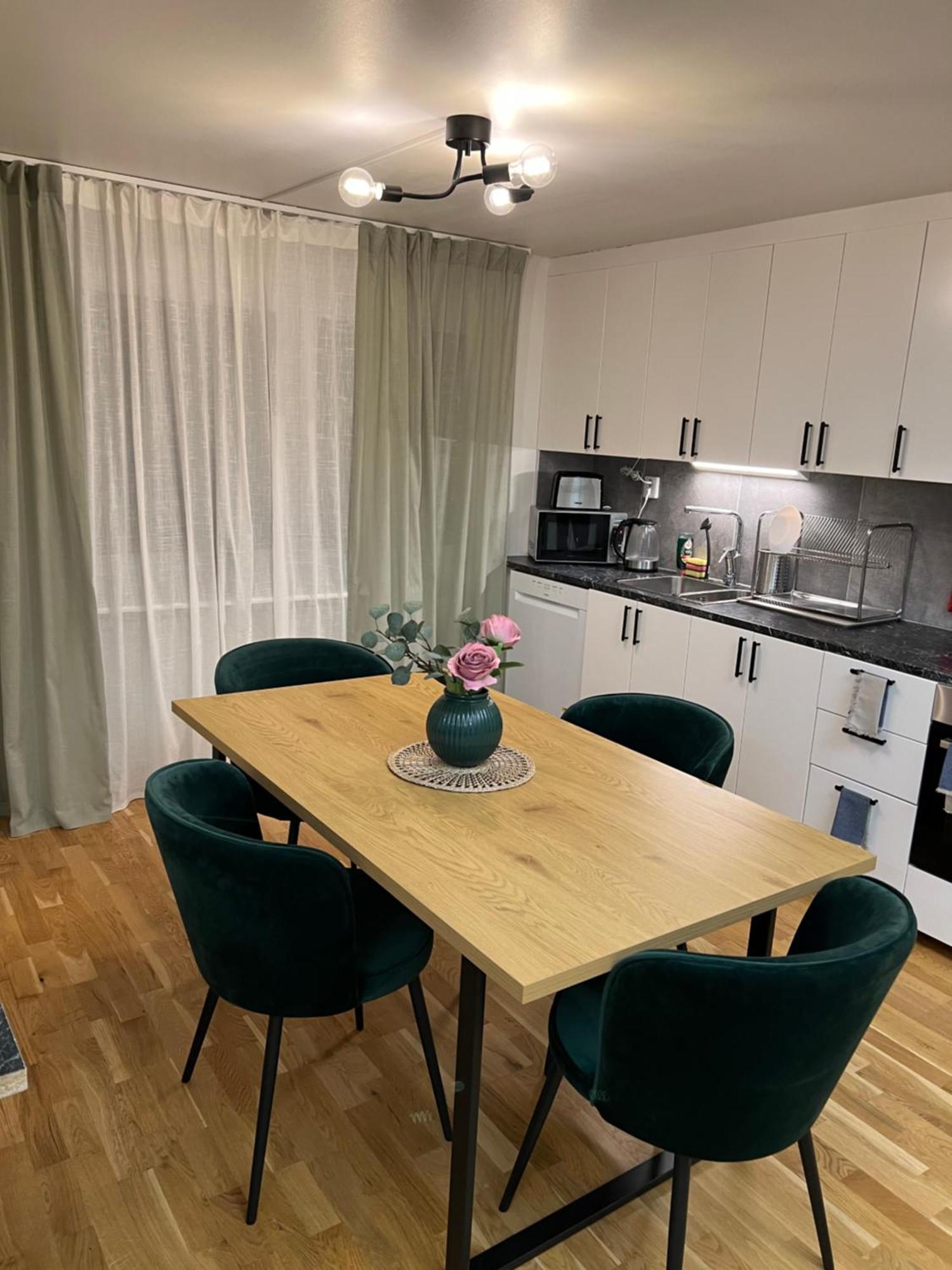 Noah Longstay Apartment Västerås Esterno foto